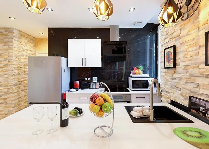 Little Garden Yourhosthelper